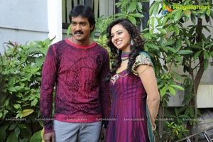 Sunil-Isha Chawla Film Muhurat