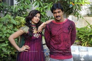 Sunil-Isha Chawla Film Muhurat