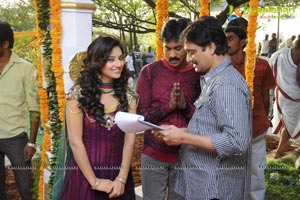 Sunil-Isha Chawla Film Muhurat