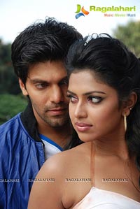 Aarya, Madhavan, Sameera Reddy, Amala Paul