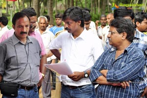 Onamalu Working Stills