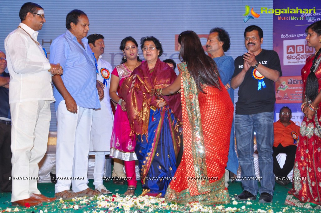 Felicitation to 81 Comedians