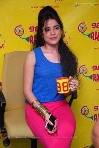 Back Bench Student Radio Mirchi