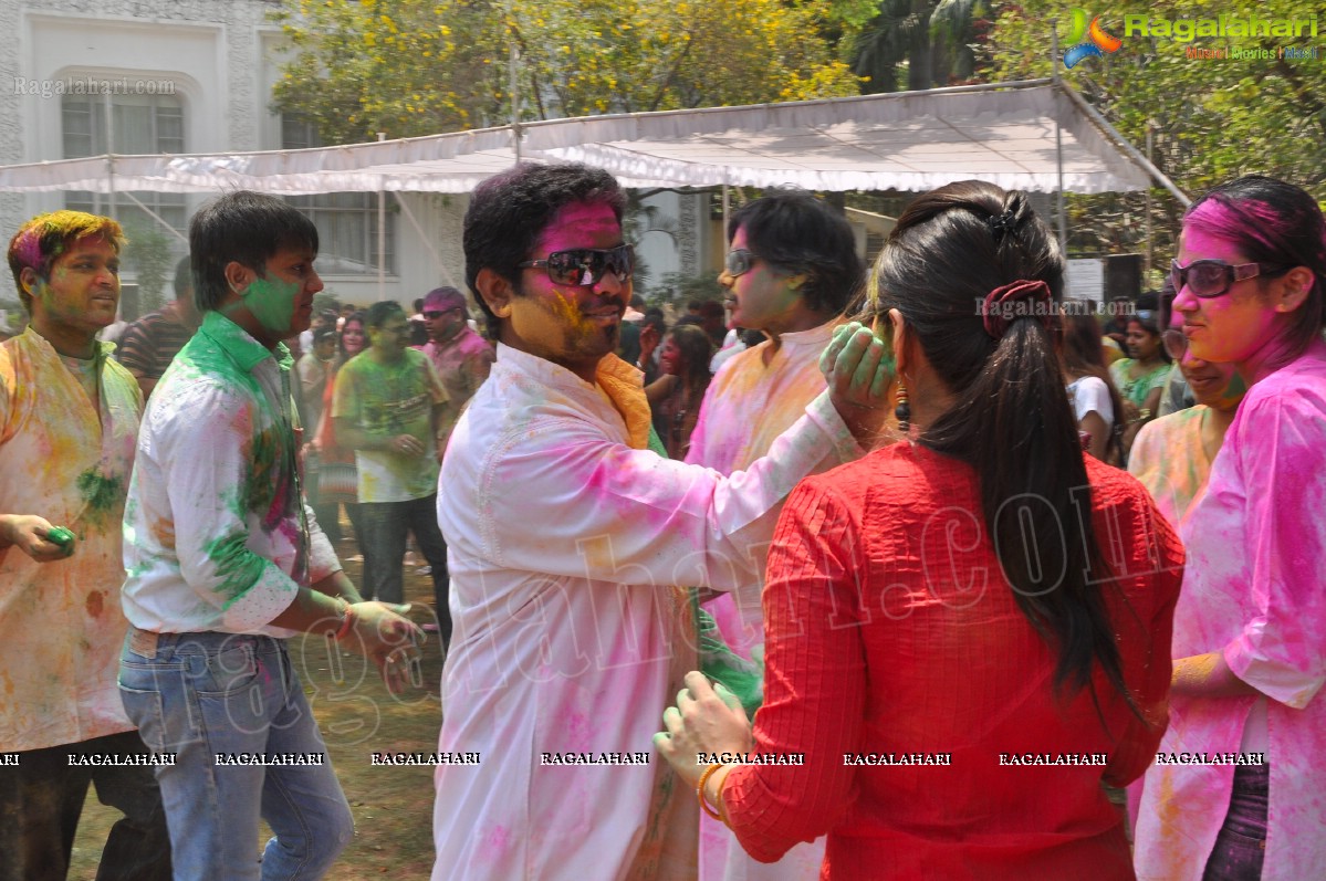 Big Fat Holi Bash 2013 - by Bisket & AA