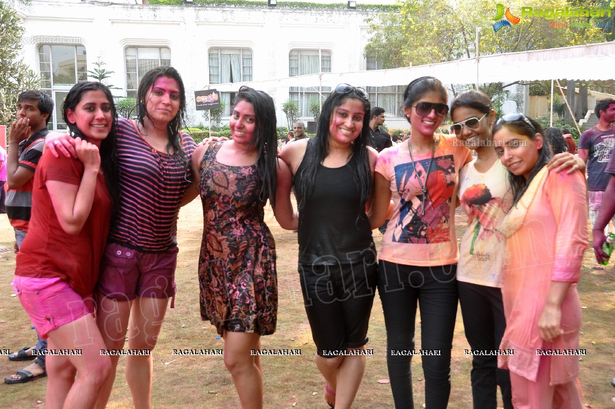 Big Fat Holi Bash 2013 - by Bisket & AA