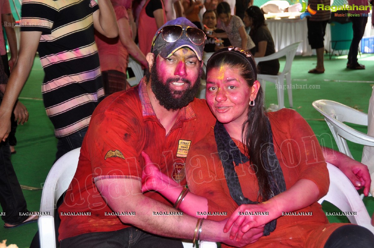 Big Fat Holi Bash 2013 - by Bisket & AA