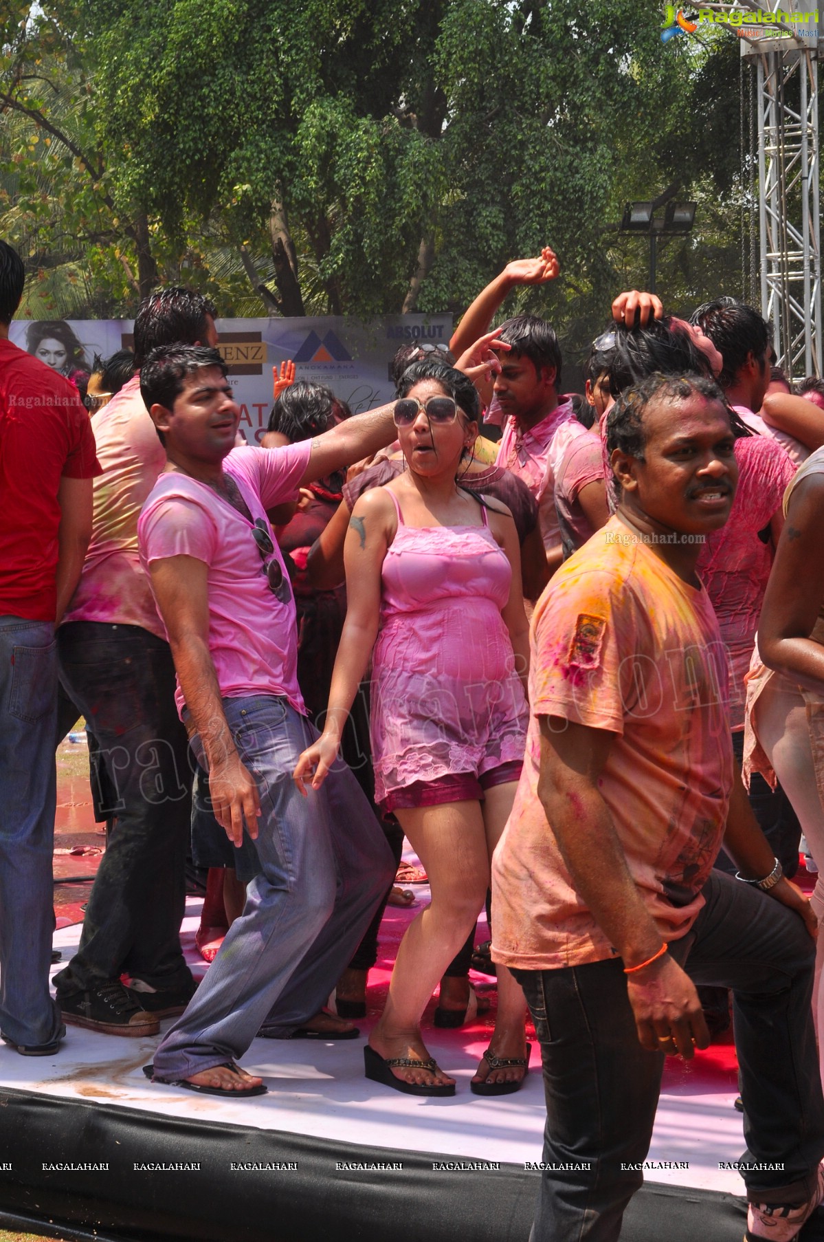 Big Fat Holi Bash 2013 - by Bisket & AA