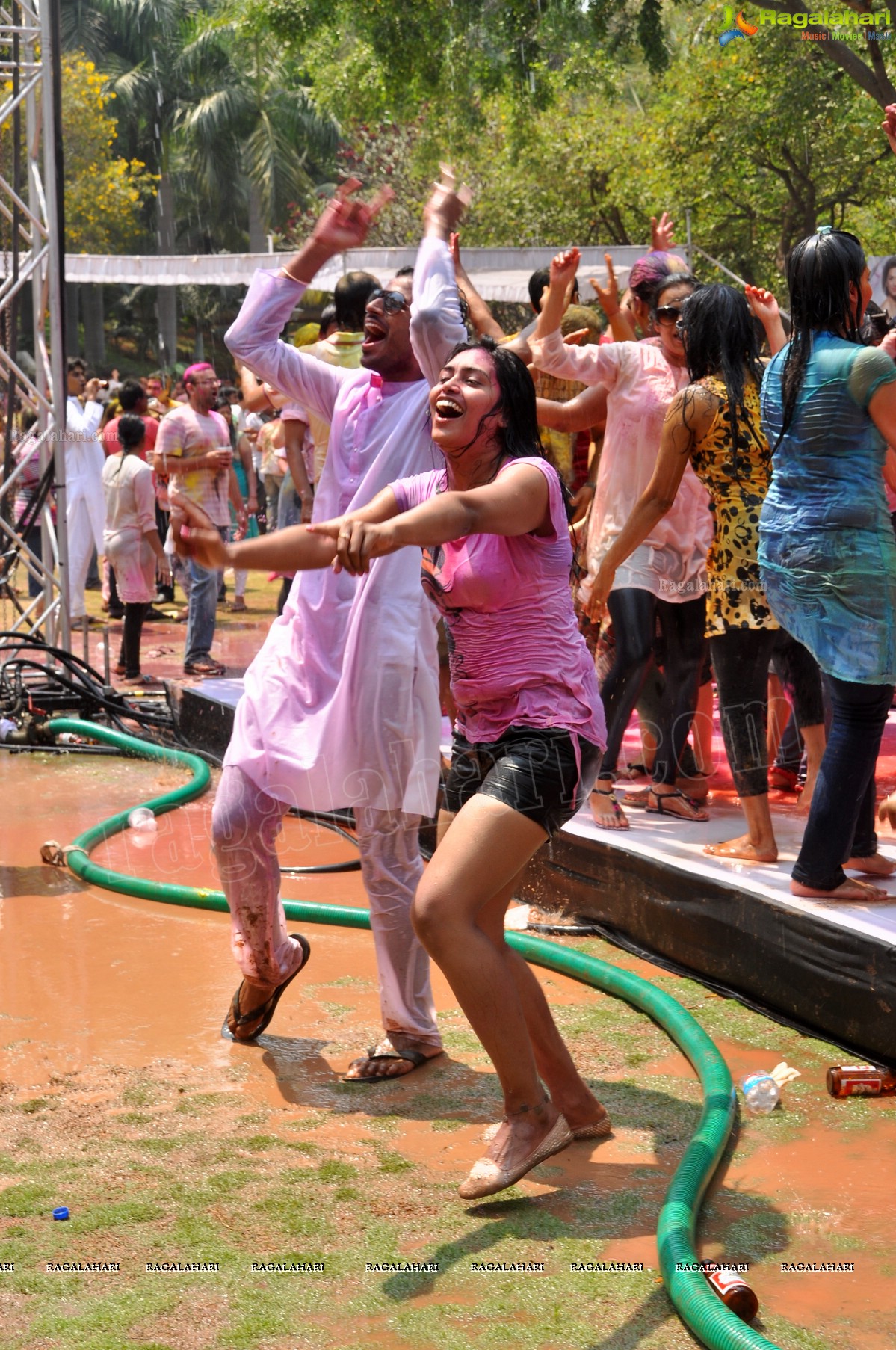 Big Fat Holi Bash 2013 - by Bisket & AA