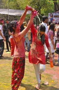 Bisket Entertainments 2013 Holi Bash