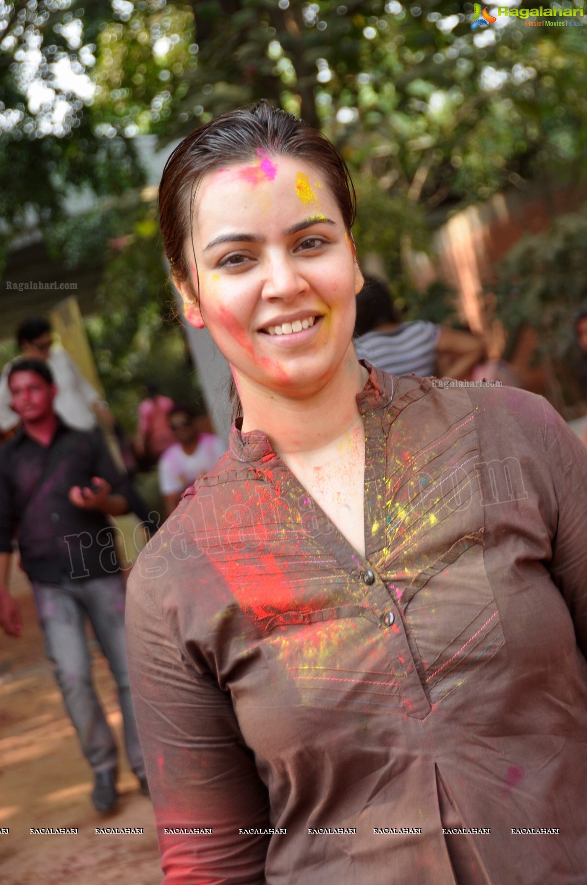 Big Fat Holi Bash 2013 - by Bisket & AA