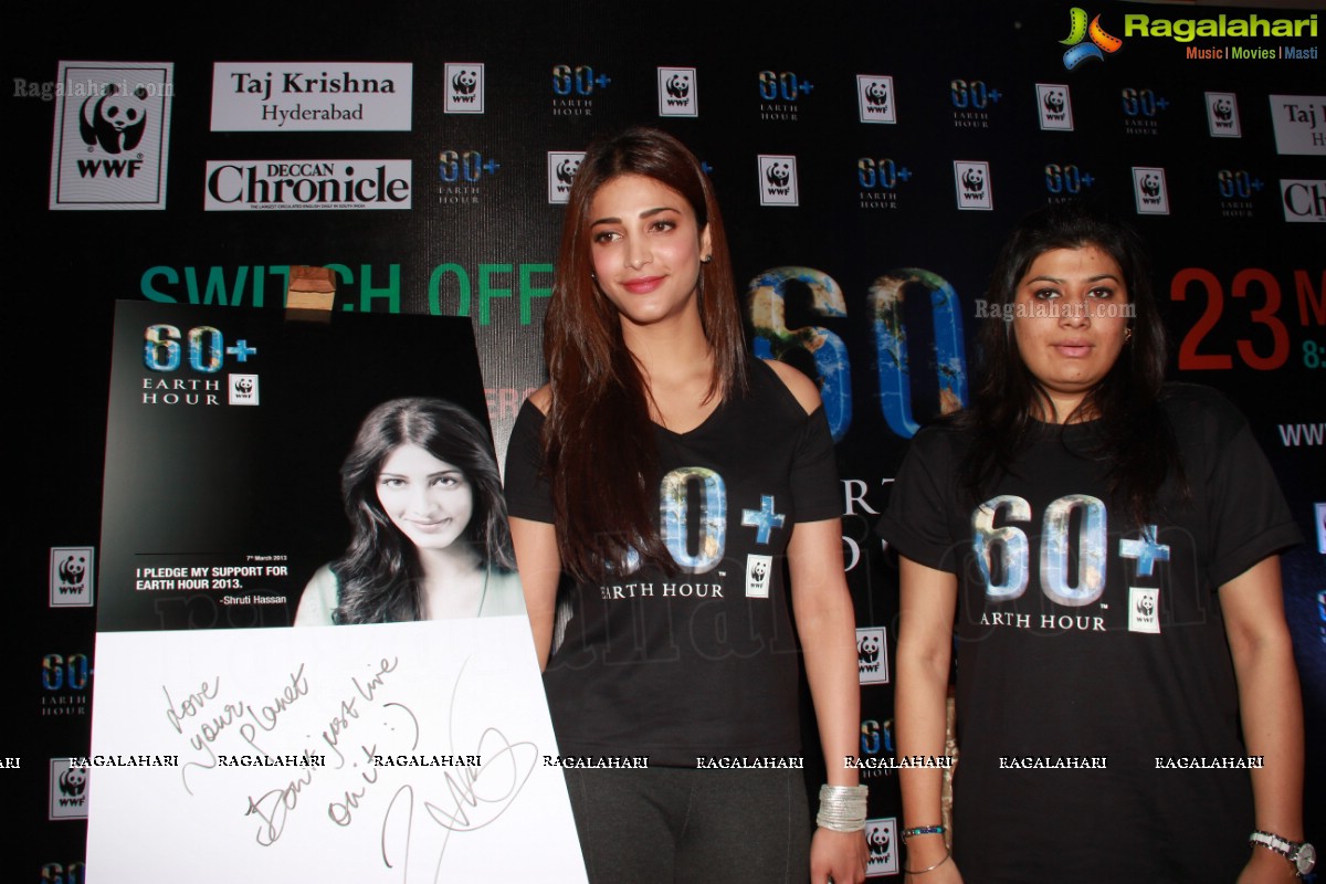 Shruti Haasan pledges her support to Earth Hour 2013, Hyderabad