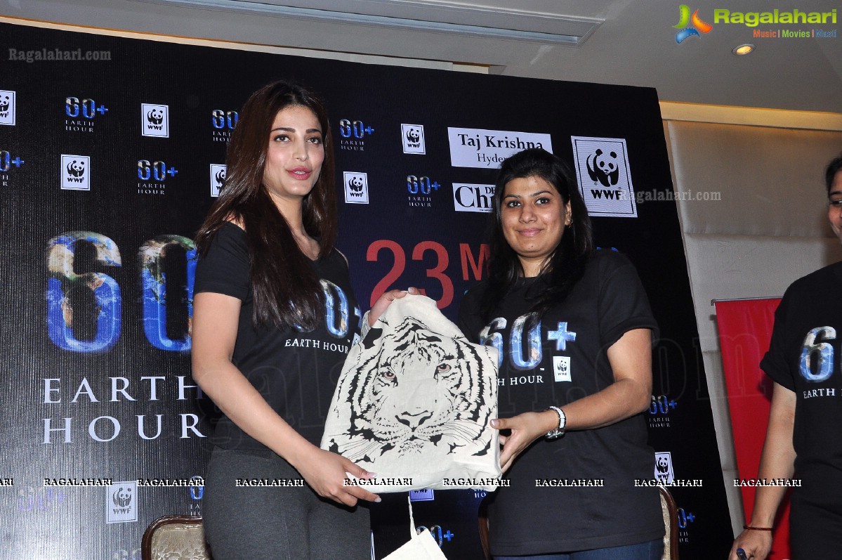 Shruti Haasan pledges her support to Earth Hour 2013, Hyderabad