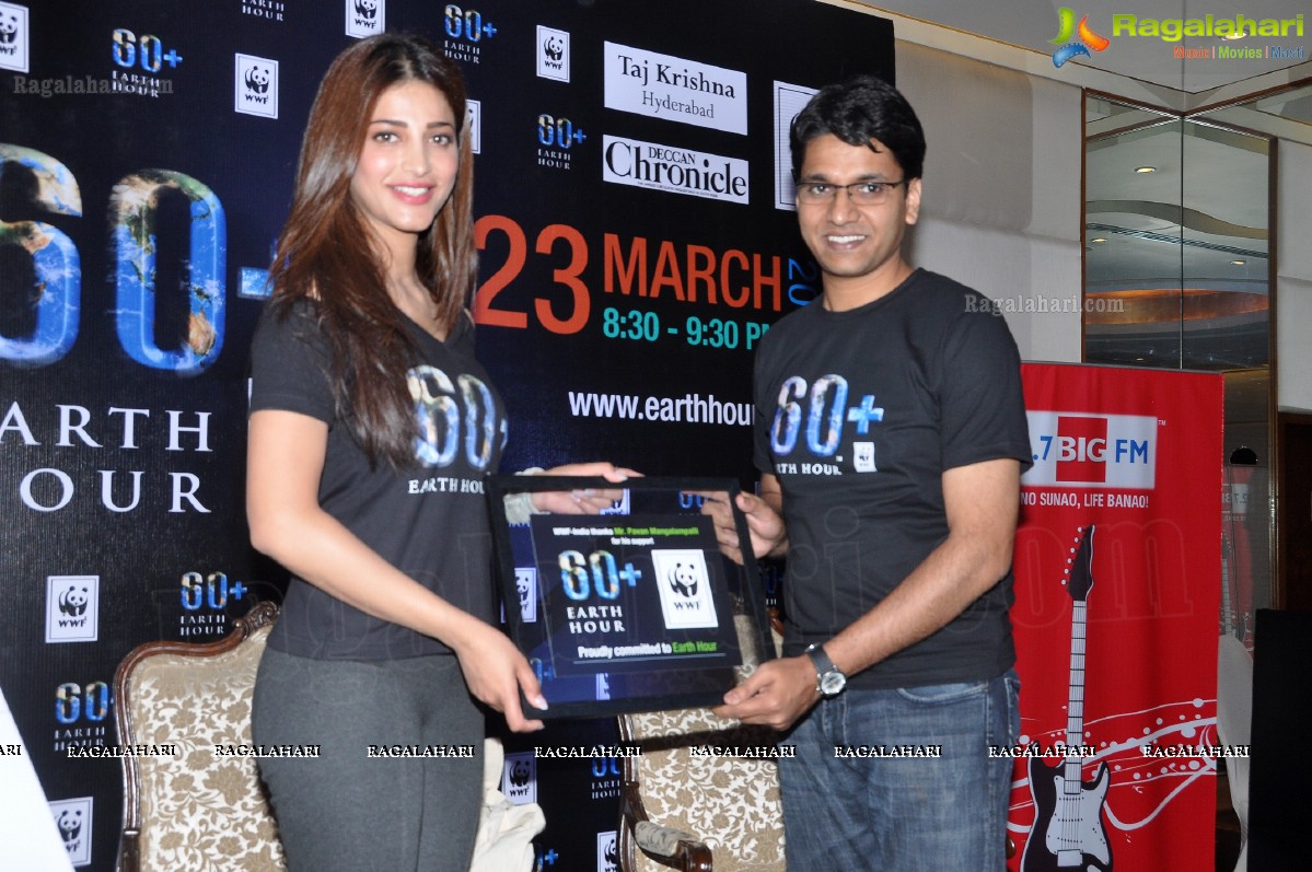 Shruti Haasan pledges her support to Earth Hour 2013, Hyderabad