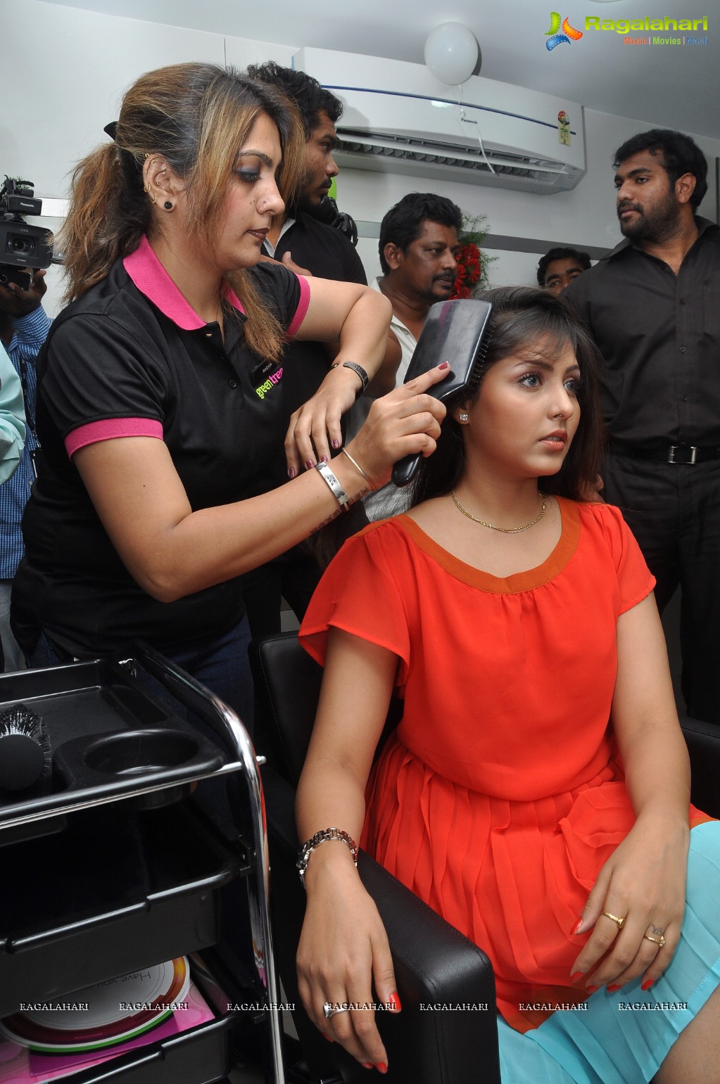 Madhu Shalini launches Green Trends Hair and Style Salon, Hyderabad