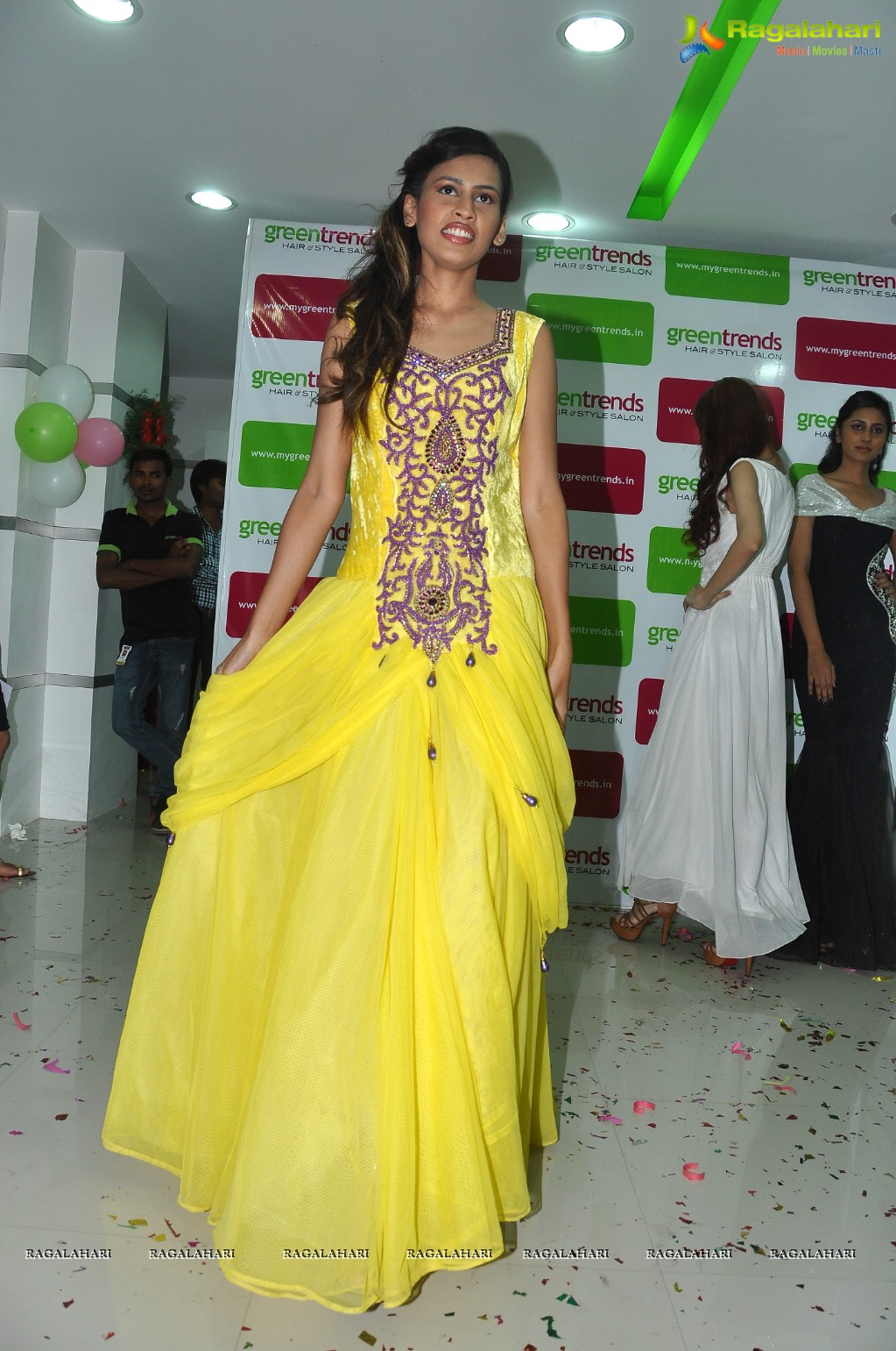 Madhu Shalini launches Green Trends Hair and Style Salon, Hyderabad