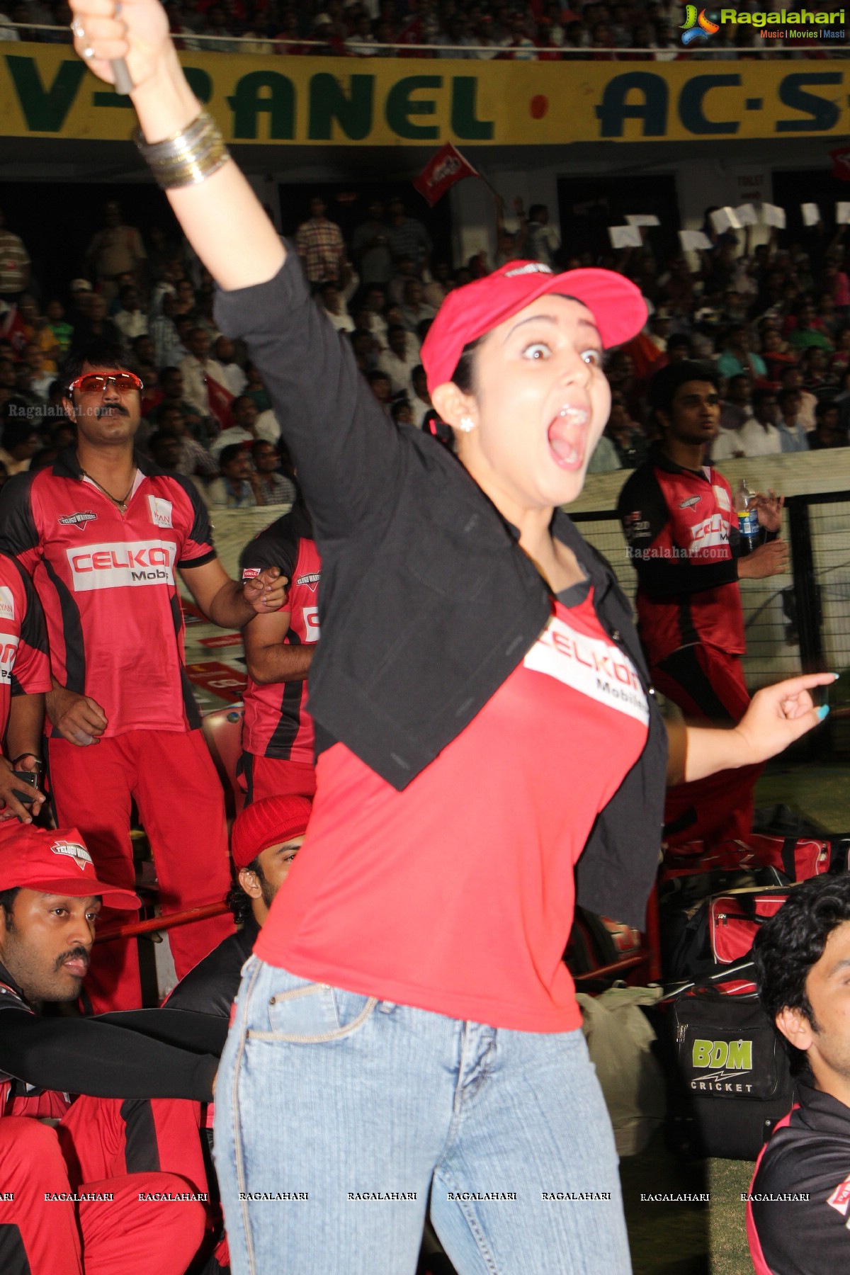 Heroines Hungama at CCL 2013 Semi-Finals