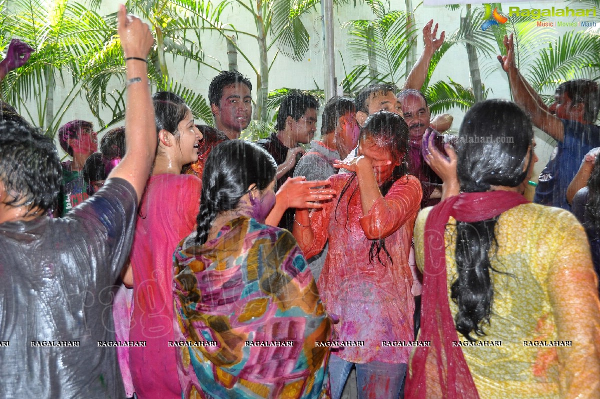 Rangeela Re - Punjabi Seva Samithi Youth Wing Holi 2013 Celebrations, Hyderabad