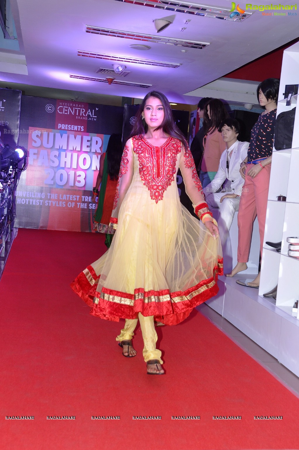 Trendy Fashion Show and Summer Collection 2013 at Hyderabad Central