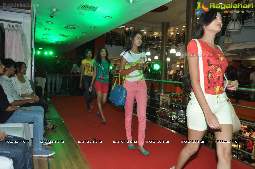 Trendy Fashion Show and Summer Collection 2013 at Hyderabad Central