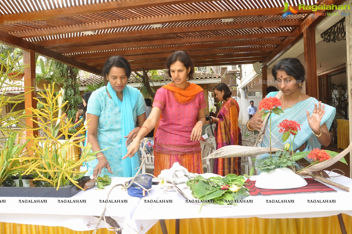 Mini lkebana Exhibition with Dry-Fresh Flowers and Foliage, Hyderabad