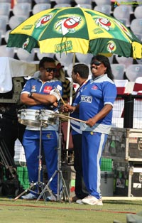 CCL 3: Kerala Strikers Vs Karnataka Bulldozers 2013