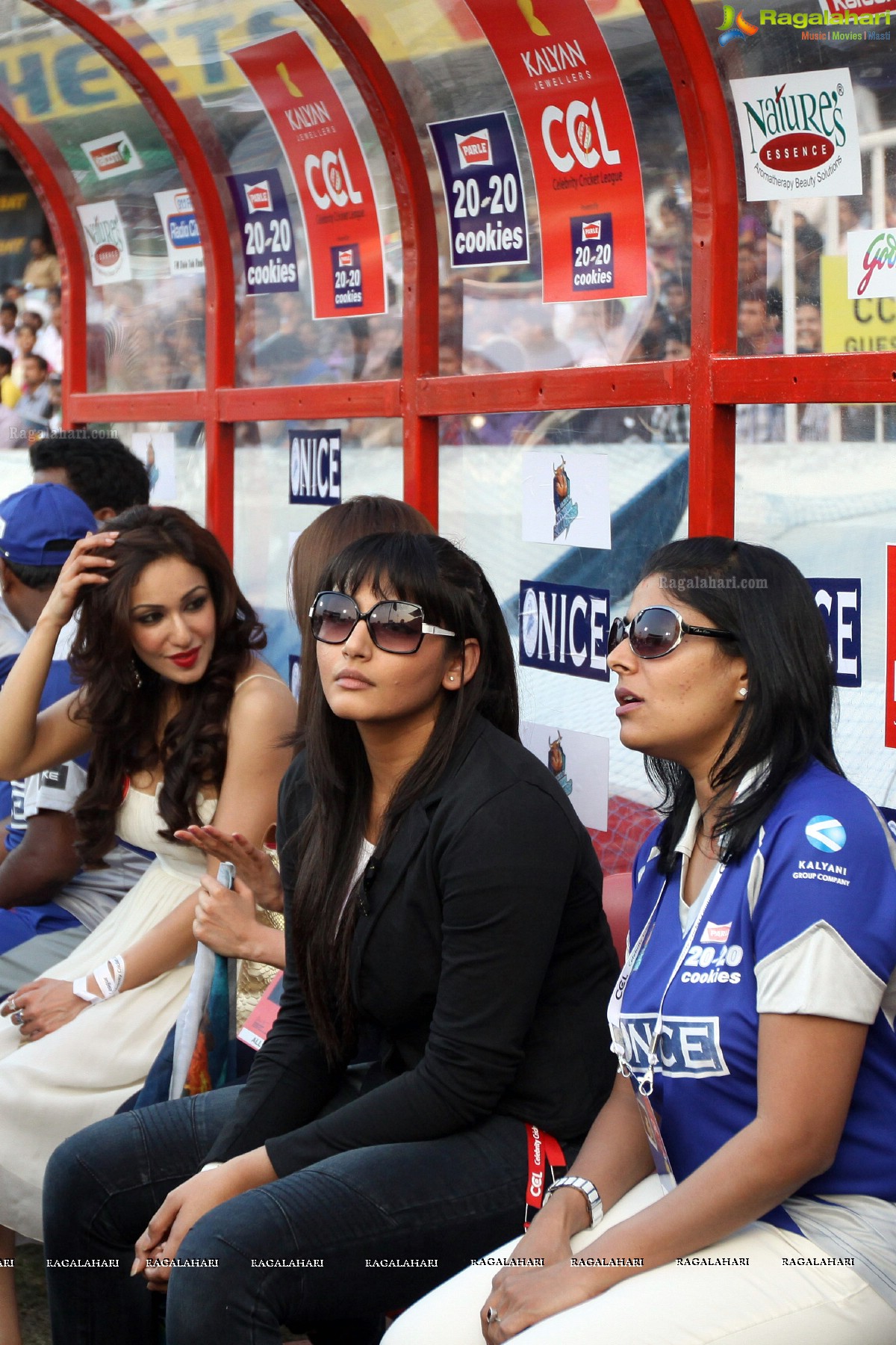 CCL 3: Kerala Strikers Vs Karnataka Bulldozers