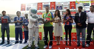 CCL 3: Kerala Strikers Vs Karnataka Bulldozers 2013