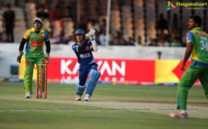 CCL 3: Kerala Strikers Vs Karnataka Bulldozers 2013