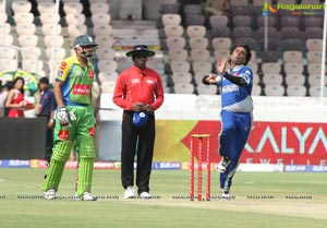 CCL 3: Kerala Strikers Vs Karnataka Bulldozers 2013