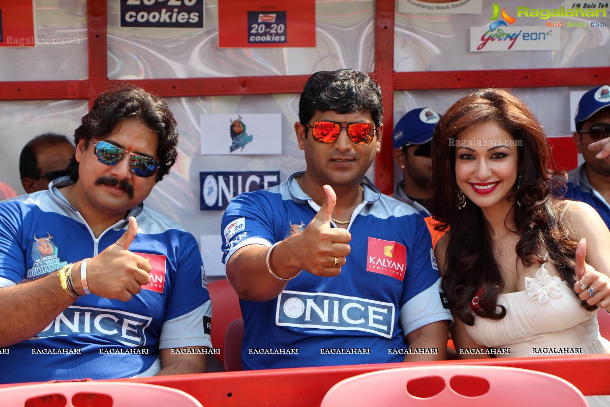 CCL 3: Kerala Strikers Vs Karnataka Bulldozers Semi-Finals