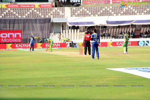 CCL3 Semifinal Kerala Strikers vs Karnataka Bulldozers