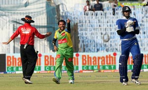 CCL 3 Kerala Strikers vs Karnataka Bulldozers Match