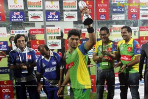 CCL 3 Kerala Strikers vs Karnataka Bulldozers Match