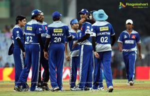 CCL 3 Kerala Strikers vs Karnataka Bulldozers Match