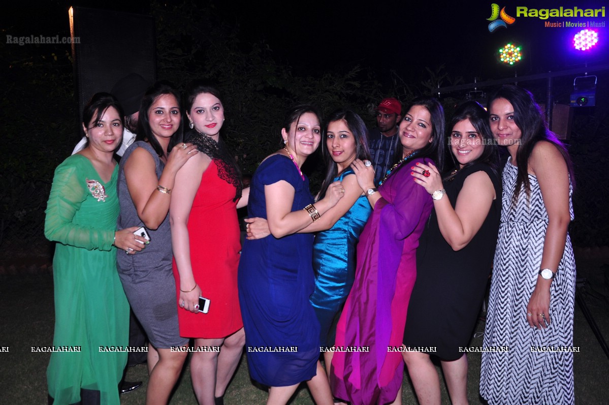 Masqurade Party by Raja Singh & Vinny Singh - Vicky Alag & Poonam Alag at Singh Farm House