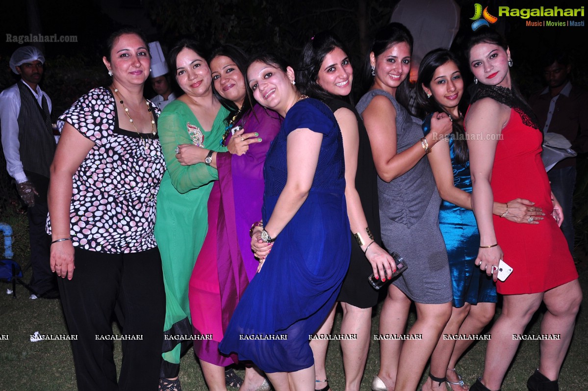 Masqurade Party by Raja Singh & Vinny Singh - Vicky Alag & Poonam Alag at Singh Farm House