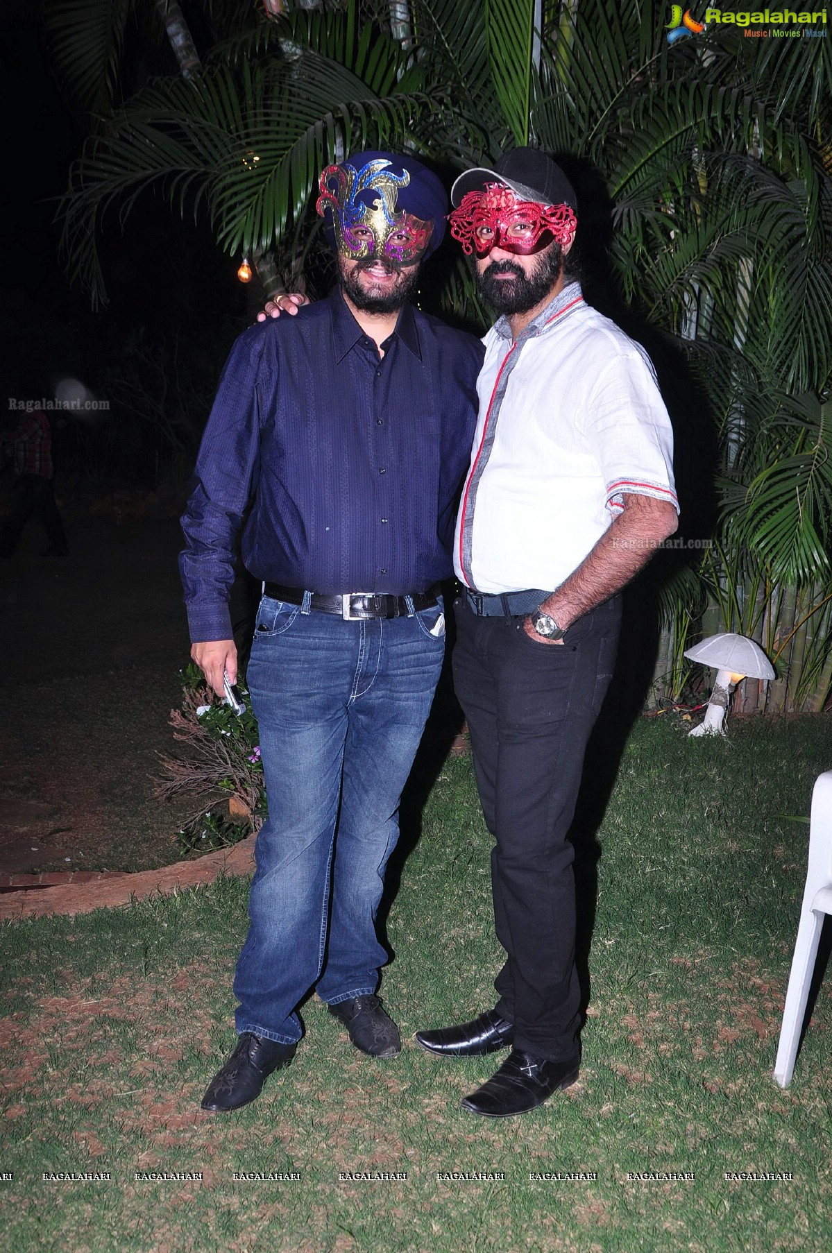 Masqurade Party by Raja Singh & Vinny Singh - Vicky Alag & Poonam Alag at Singh Farm House