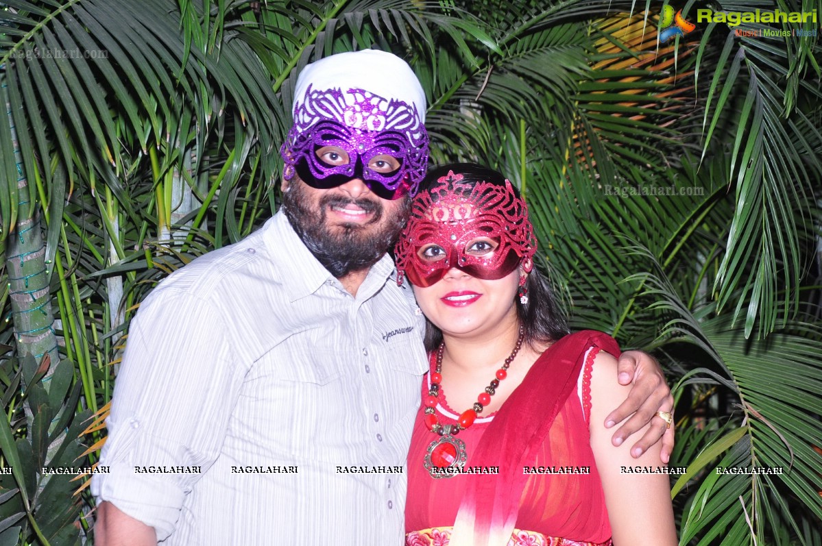 Masqurade Party by Raja Singh & Vinny Singh - Vicky Alag & Poonam Alag at Singh Farm House