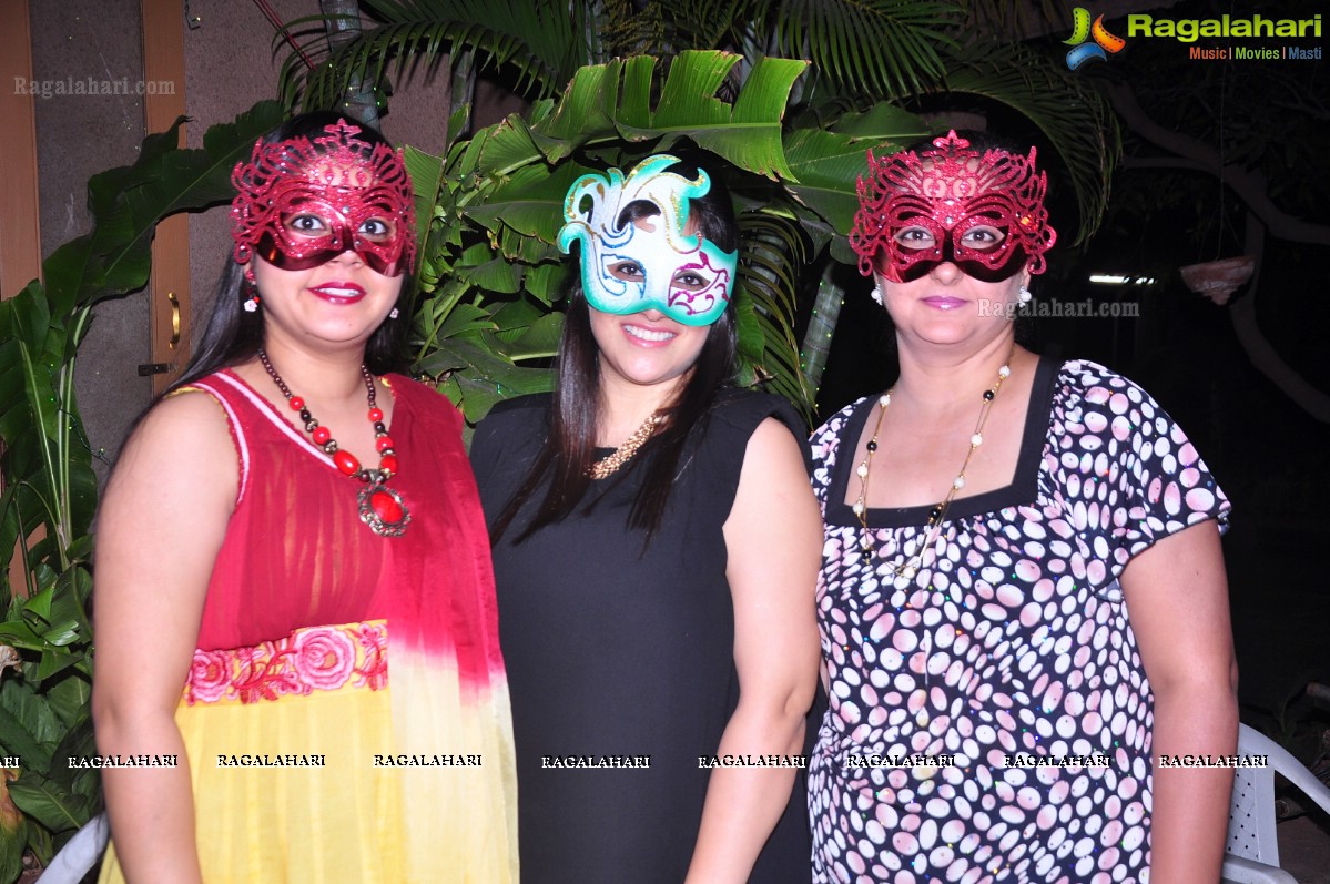 Masqurade Party by Raja Singh & Vinny Singh - Vicky Alag & Poonam Alag at Singh Farm House