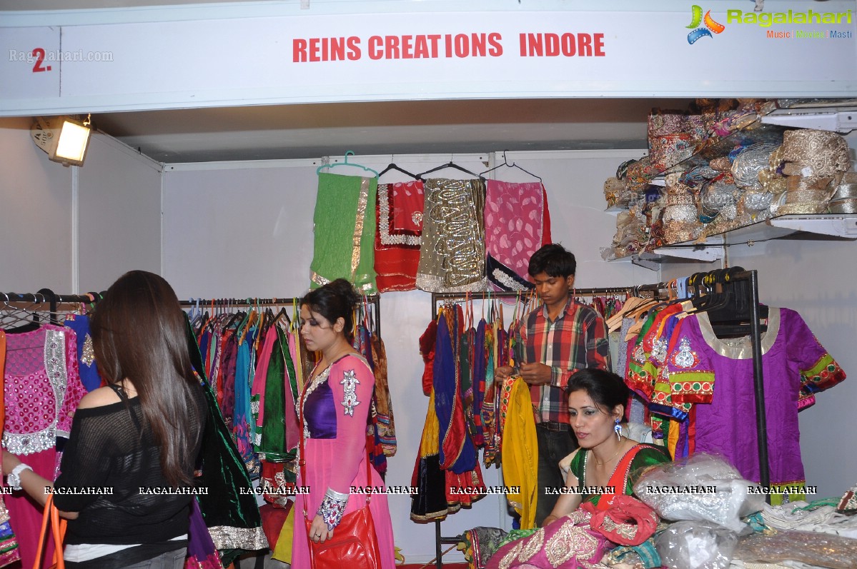 Parinidhi launches Melange March 2013 - A Fashion Rampage