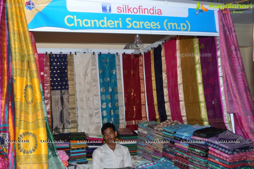 Diksha Panth launches National Silk and Cotton Expo, Hyderabad