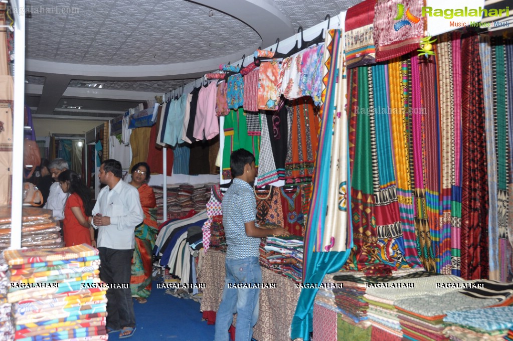 Diksha Panth launches National Silk and Cotton Expo, Hyderabad