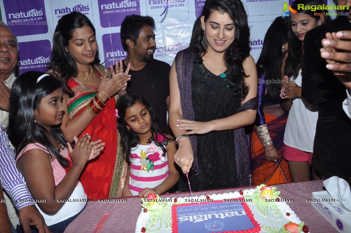 Archana launches Naturals Family Salon at Vanasthalipuram, Hyderabad