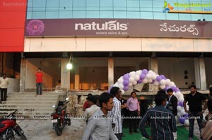 Naturals Chandanagar