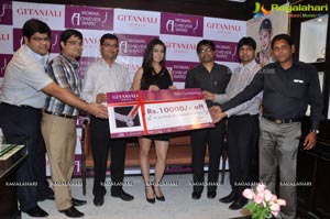 Neha Mishra visits Gitanjali Jewels, Hyderabad