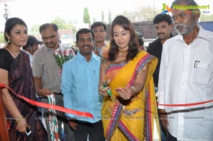 Srilekha Reddy Mallidi IKAT Art Mela