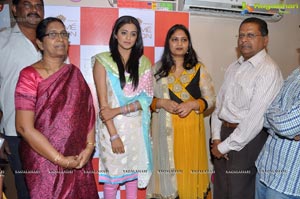 Priyamani launches Lakme Salon