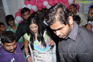 Priyamani launches Lakme Salon