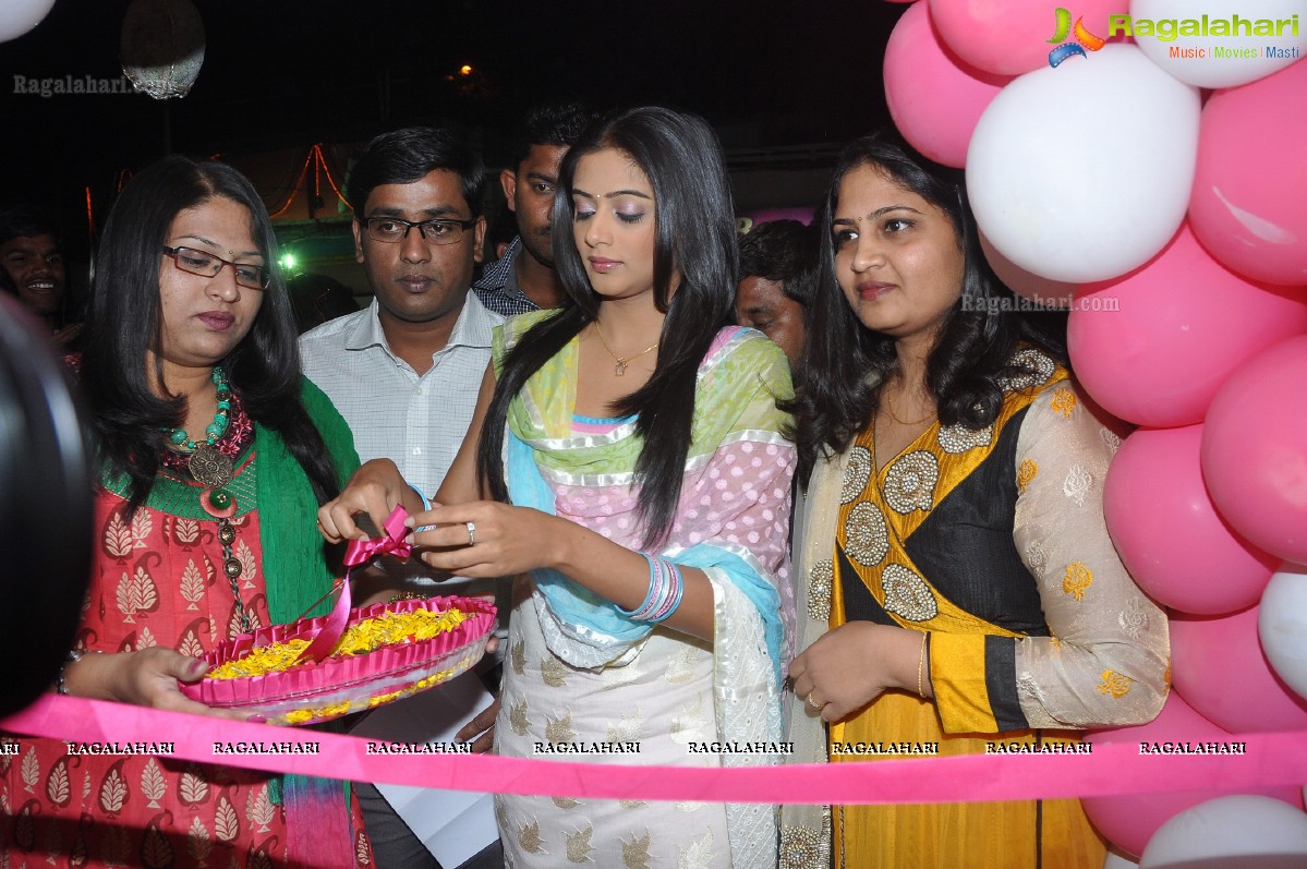 Priyamani launches Lakme Salon at West Marredpally, Secunderabad 