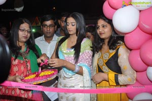 Priyamani launches Lakme Salon